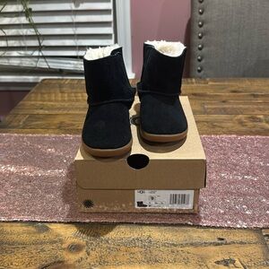 UGG keelan boots toddler girl size 9